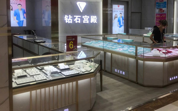定制珠寶展柜哪個(gè)廠家好?