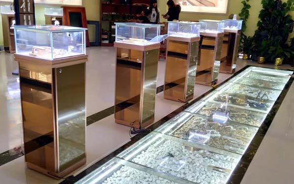 玻璃柜臺展示柜定做要注意哪些內容？