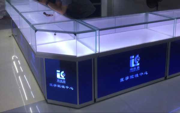 商品展示柜的定價會受什么因素的影響？